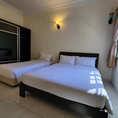 99 Kelawei Appartement George Town Buitenkant foto