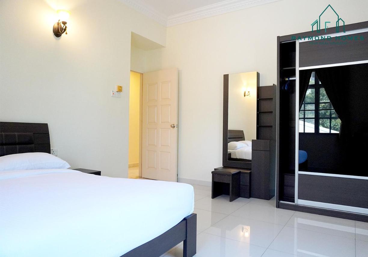 99 Kelawei Appartement George Town Buitenkant foto