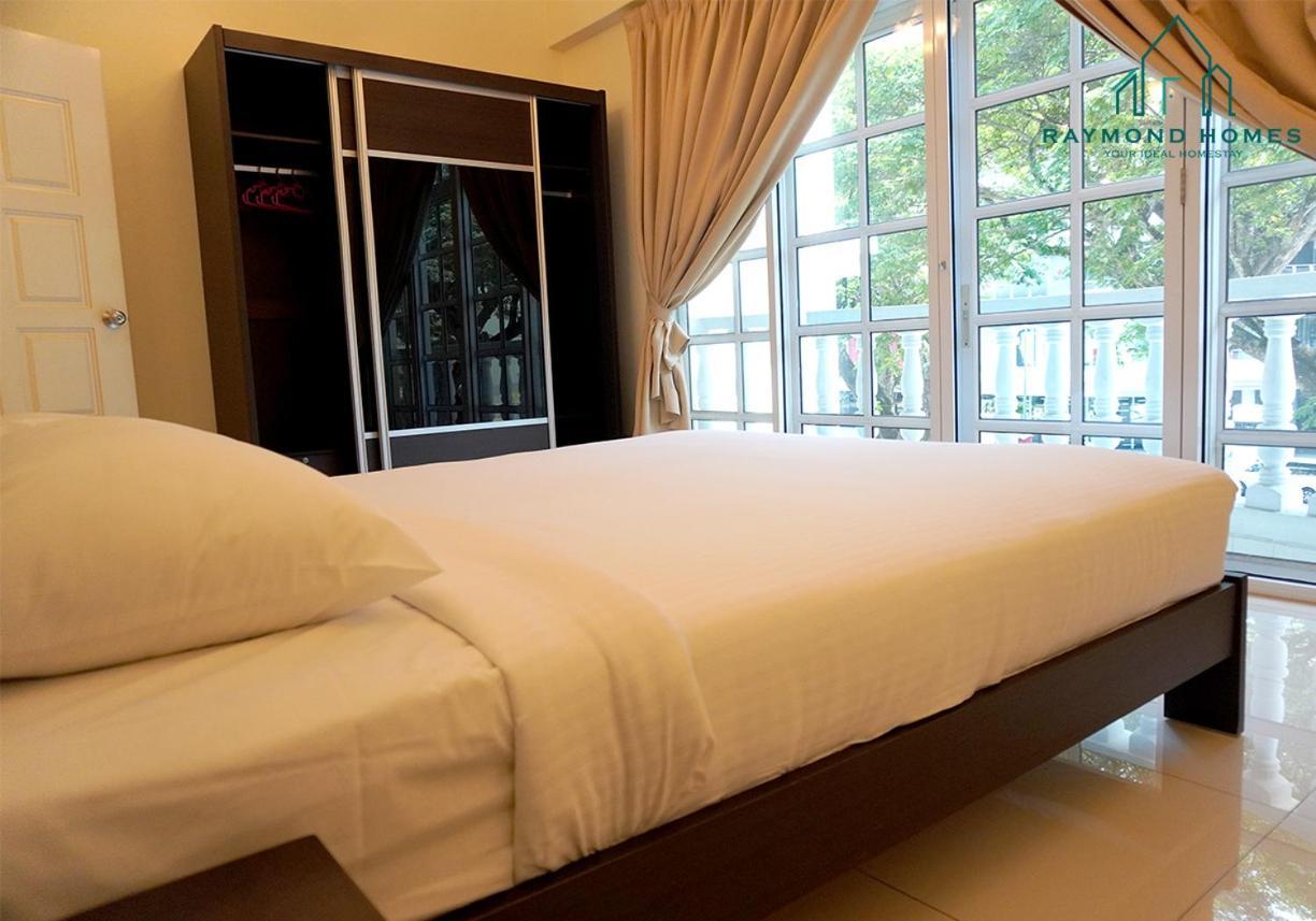99 Kelawei Appartement George Town Buitenkant foto