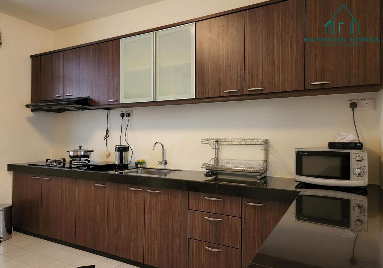 99 Kelawei Appartement George Town Buitenkant foto